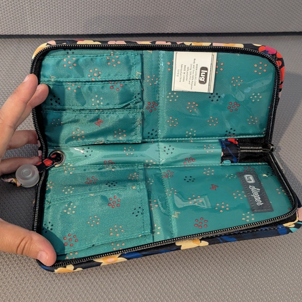 Lug Sleeper Cosmetic Brush Organizer Travel Case Quilted Floral Black Multicolor - Picture 5 of 7